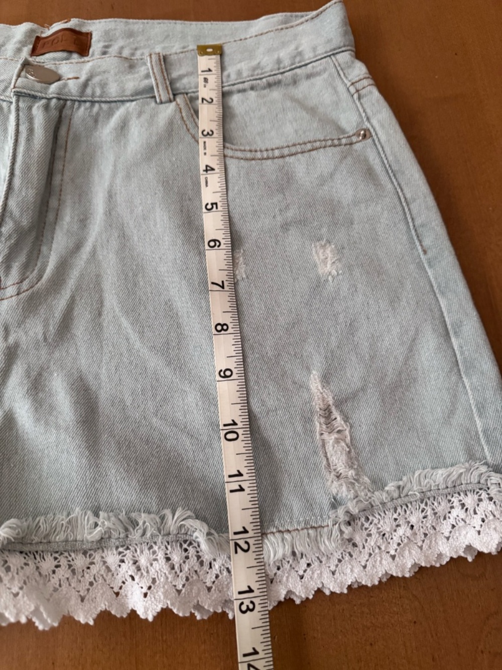 POL Distressed shorts with lace detail - Picture 4 of 6